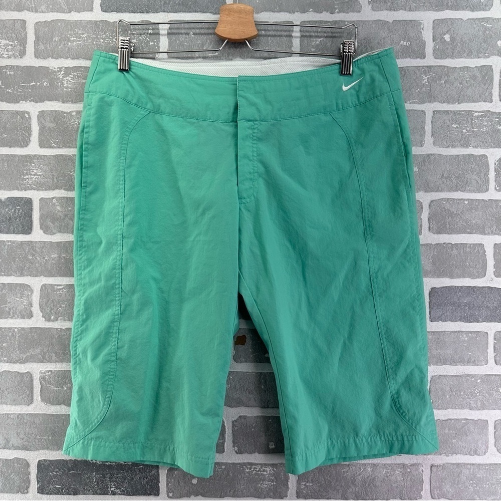 Nike Womens Large Bright Green Capri Cropped Windbreaker Shorts Loose